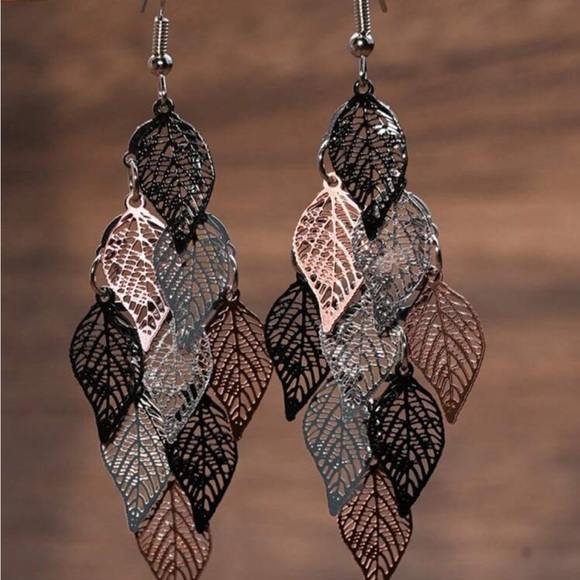Fashionable Retro Hollow Leaf Tassel Earrings - Picture 1 of 6